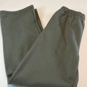Danielle GUIZIO flare sweatpants - new no tags
